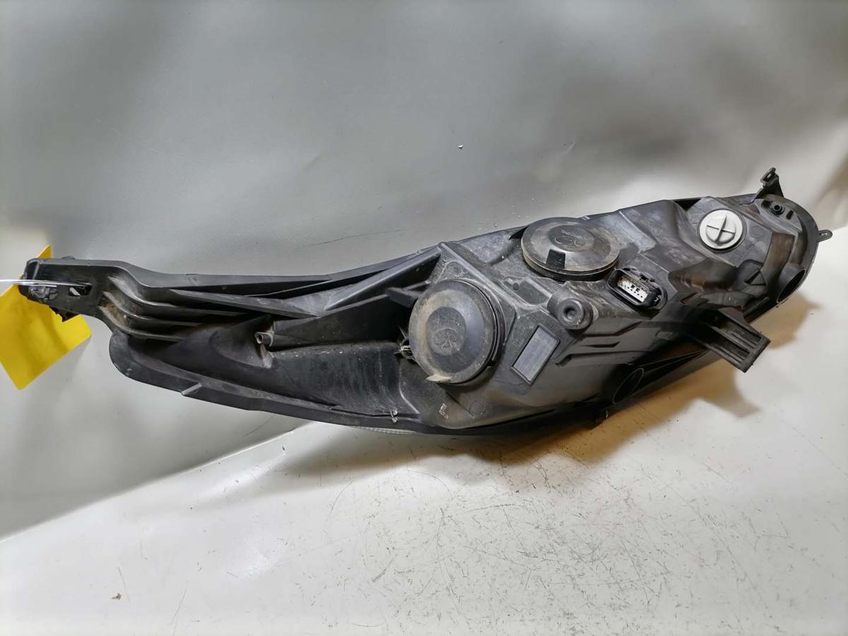 Ford Fiesta original Scheinwerfer vorn links Halogen mit LED Tagfahrlicht Bj.2016 Ford Fiesta original Scheinwerfer vorn links Halogen mit LED Tagfahrlicht Bj.2016